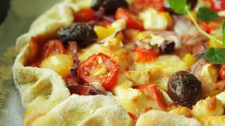 Viikon resepti | Pizzaa kreikka mielessä