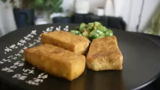 Rapeat ja maustetut tofupalat uunissa