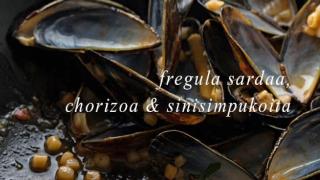 Fregula Sardaa, simpukoita ja chorizoa