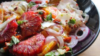 Chorizo-fenkoli-sitrussalaatti