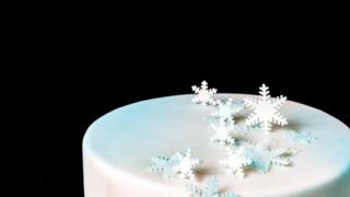 Lumihiutalekakku - Snowflake Cake