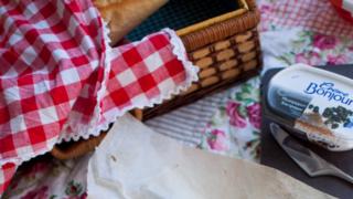 Parsa-tuorejuustopiirakka piknik-koriin - VIDEO