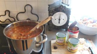 Iso satsi arkiruokaa 15: Tomaattinen jauhelihakastike