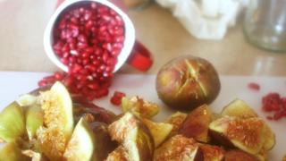 Kardemummainen viikuna-granaattiomenahillo ja hyytelö kahdenlaisesta omenasta