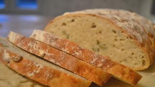 Leipäviikko: Juusto-oliivileipä