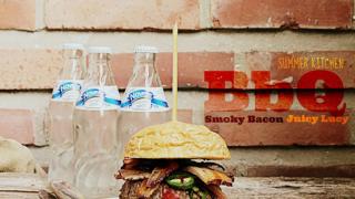 Kesäkeittiön kovin burger on Juicy Lucy & Smoked Bacon