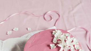 Pinkki liukuvärikakku - Pink ombre cake