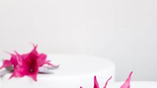Hääkakut ja pinkkejä kukkia - Wedding cakes with pink flowers