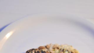 Grillatut kukkakaalipihvit chimichurri -kastikkeella