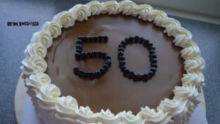 50 v - kakkuja