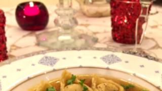 Tortellinit lihaliemessä - Italialainen jouluruoka