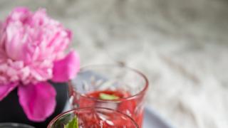 Kesän ihanin drinkki: mansikkaa, seljankukkaa & giniä