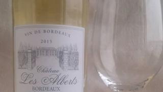 Bordeauxin valkoviiniä. #valkoviini #valkkari #viini #herkkusuu #lasissa #HerkkusuunlautasellaInstagrammissa juuri nyt: