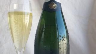Juhlitaan samppanjapäivää ihanilla kuplilla Champagne Palmer & Co Blanc de blancs. #samppanja #viini #herkkusuu #lasissa #Herkkusuunlasissa #vinkku #viiniälasissa #jano #lasissajuurinyt #juomaa #kuohu