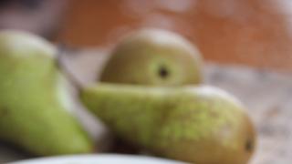 Päärynä-homejuustosalaatti